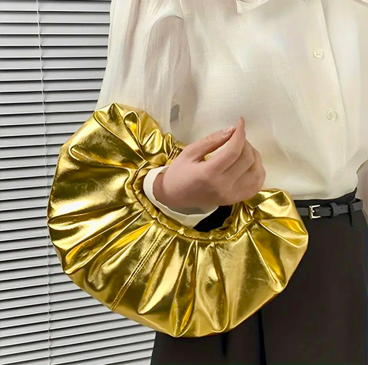 “Scrunch” purse (gold)
