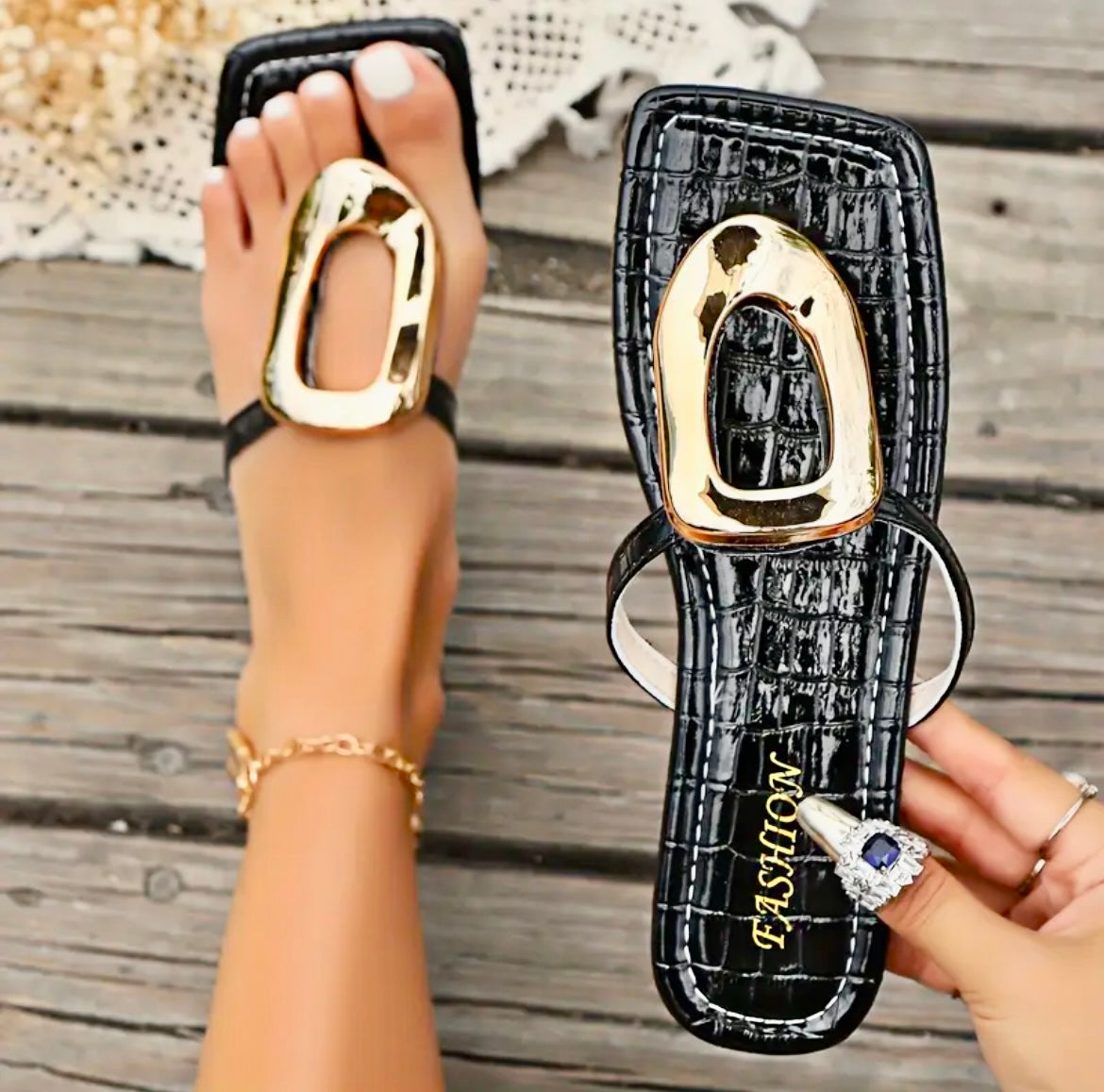 “Heaux Slides” (crocodile black)
